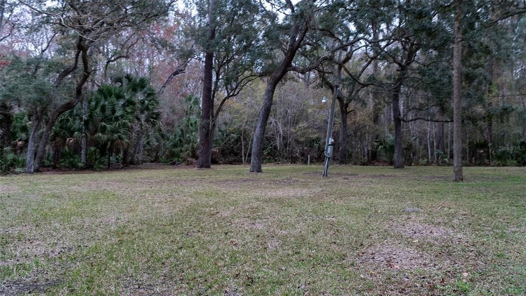 待售: $295,000 (3.25 acres)