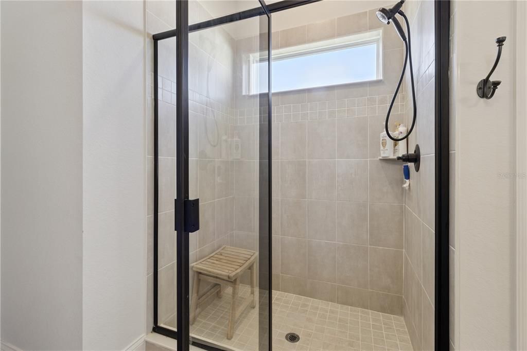 En Venta: $664,900 (4 camas, 3 baños, 2460 Pies cuadrados)