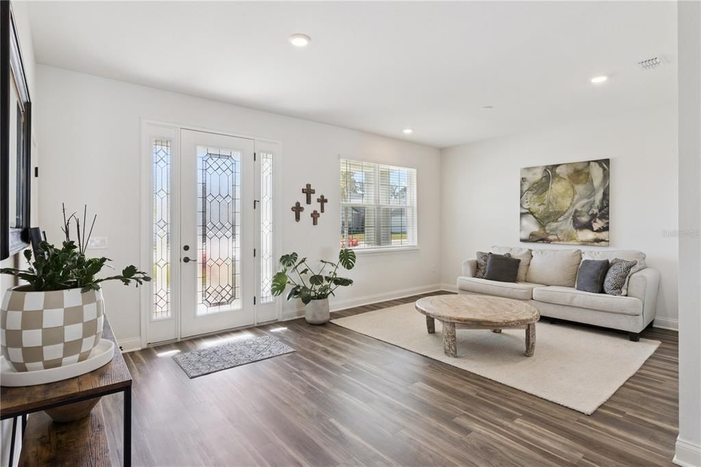 En Venta: $664,900 (4 camas, 3 baños, 2460 Pies cuadrados)