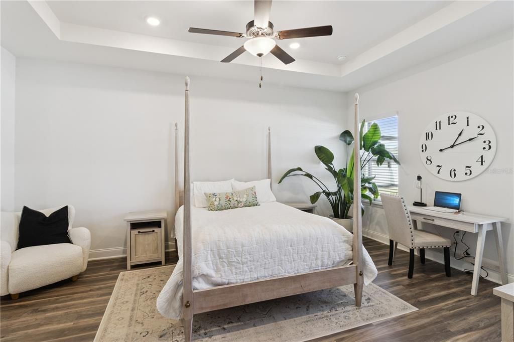 En Venta: $664,900 (4 camas, 3 baños, 2460 Pies cuadrados)