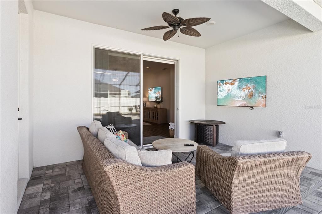 En Venta: $664,900 (4 camas, 3 baños, 2460 Pies cuadrados)