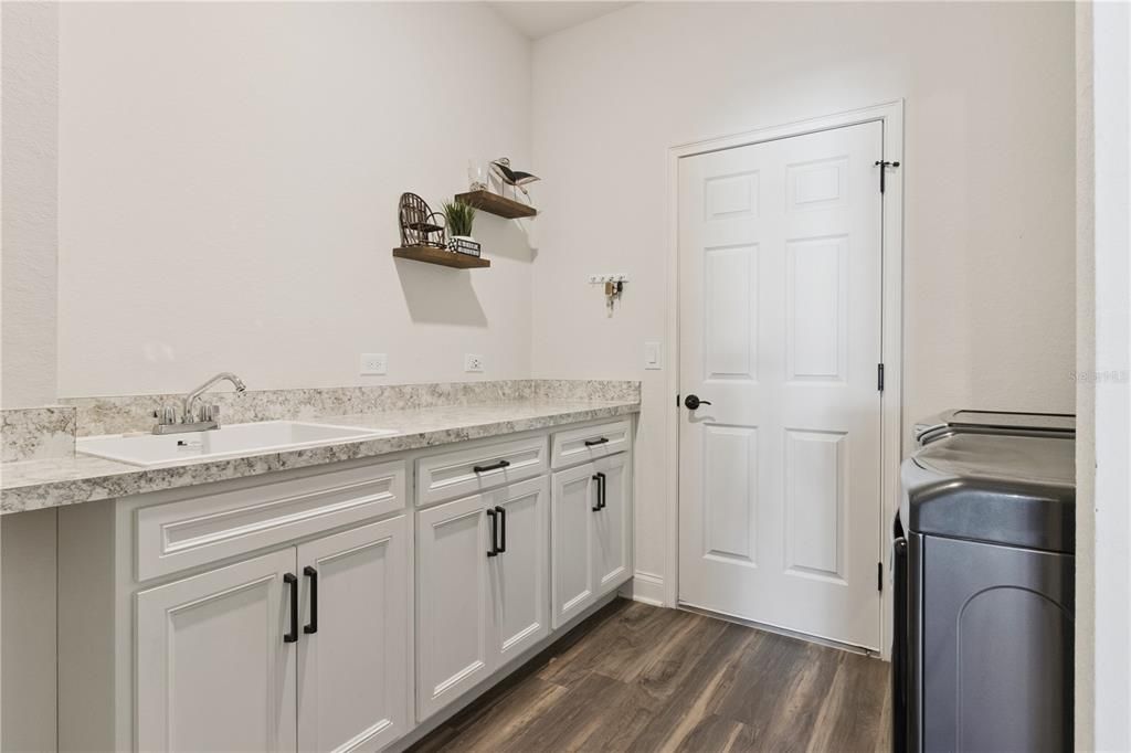 En Venta: $664,900 (4 camas, 3 baños, 2460 Pies cuadrados)