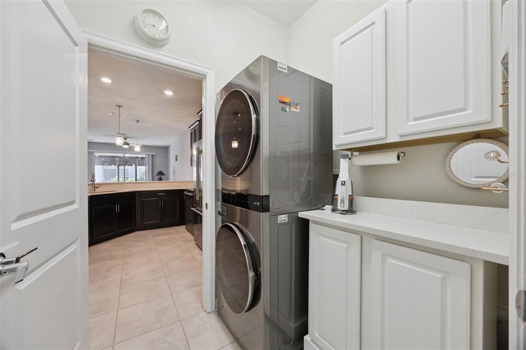 Active With Contract: $210,000 (2 beds, 2 baths, 1385 Square Feet)