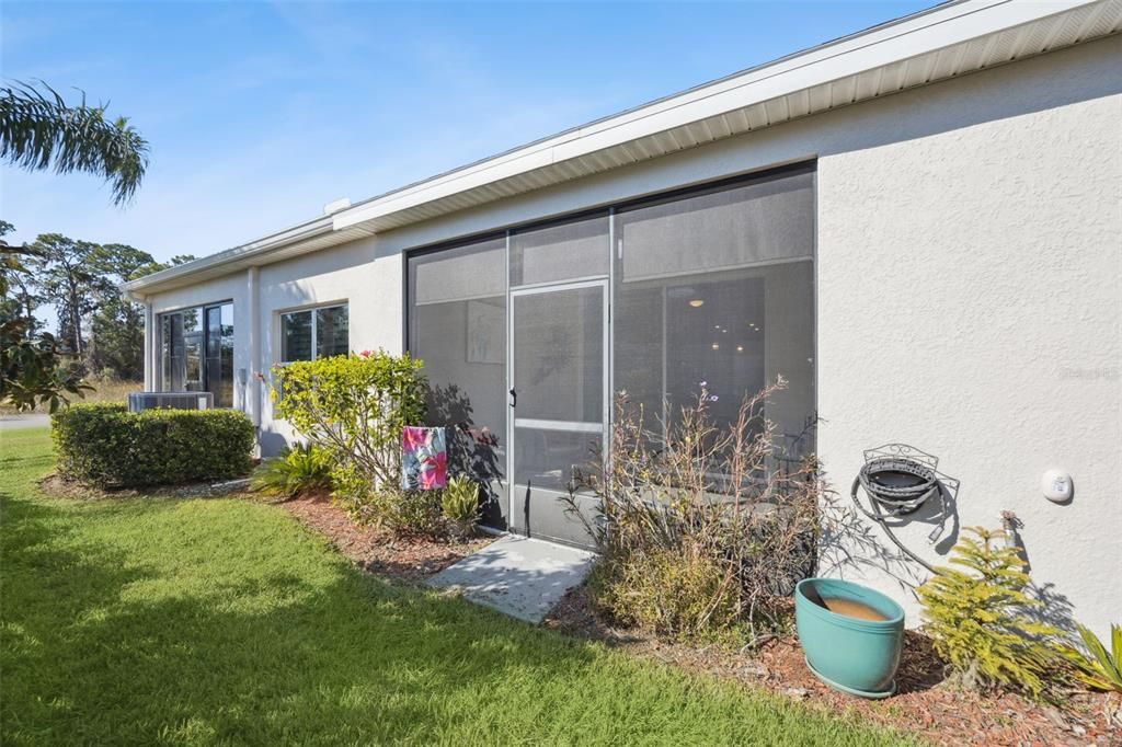 Active With Contract: $210,000 (2 beds, 2 baths, 1385 Square Feet)