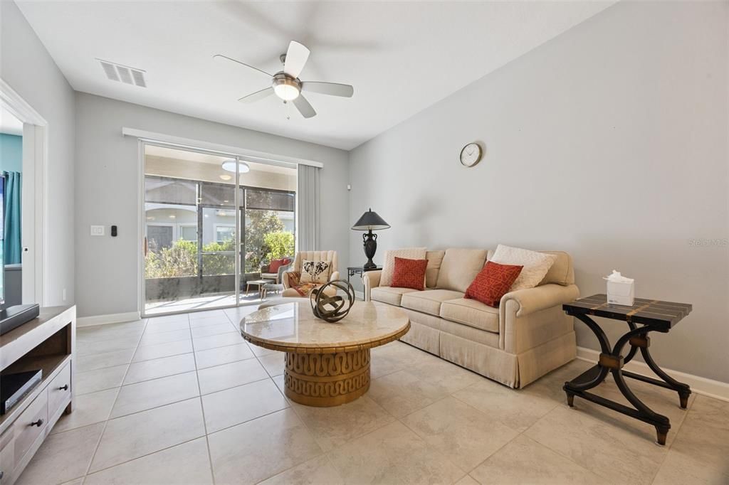 Active With Contract: $210,000 (2 beds, 2 baths, 1385 Square Feet)