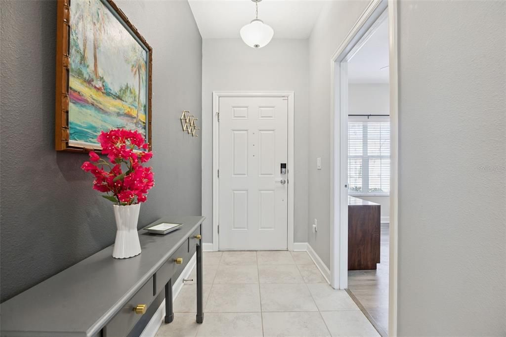 Active With Contract: $210,000 (2 beds, 2 baths, 1385 Square Feet)