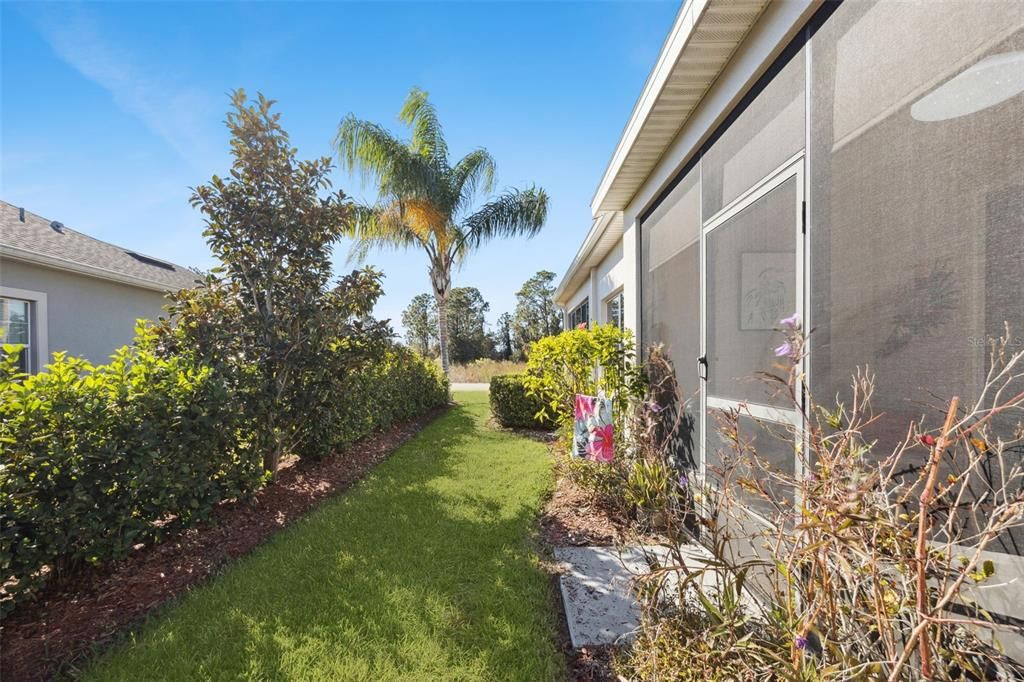 Active With Contract: $210,000 (2 beds, 2 baths, 1385 Square Feet)