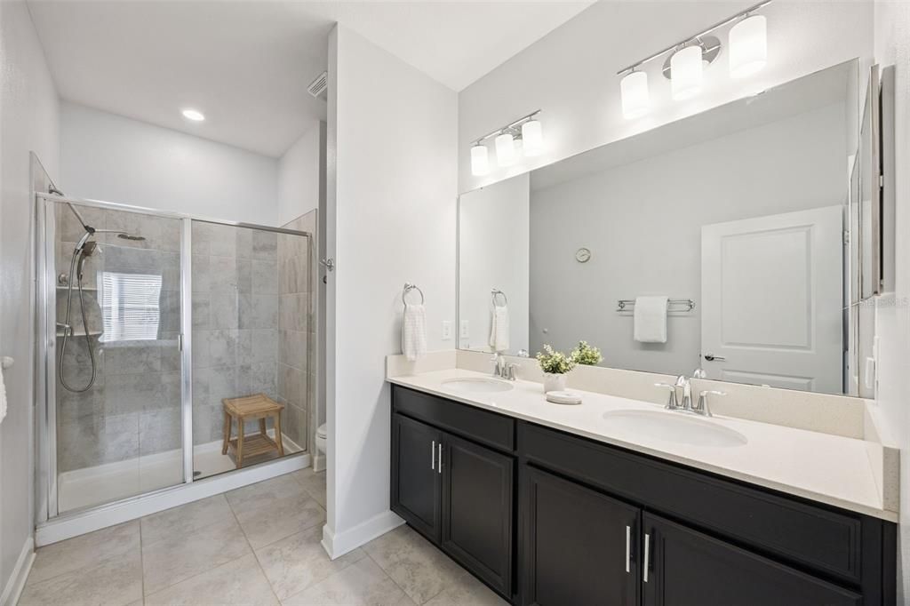 Active With Contract: $210,000 (2 beds, 2 baths, 1385 Square Feet)