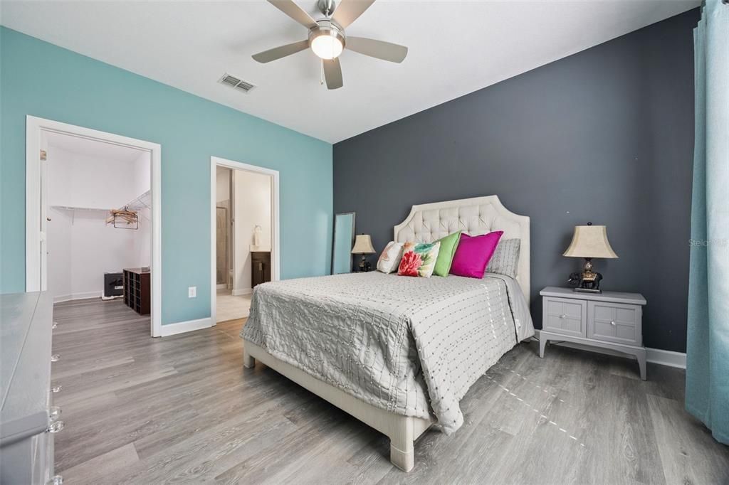 Active With Contract: $210,000 (2 beds, 2 baths, 1385 Square Feet)