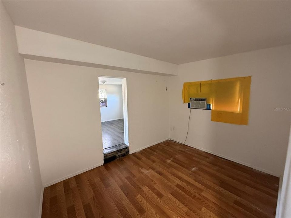На продажу: $180,000 (4 спален, 2 ванн, 684 Квадратных фут)