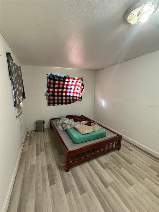 На продажу: $180,000 (4 спален, 2 ванн, 684 Квадратных фут)
