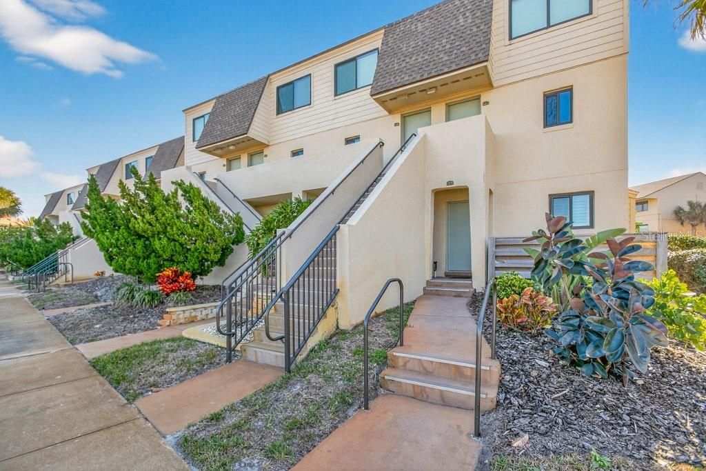 En Venta: $479,000 (3 camas, 2 baños, 1064 Pies cuadrados)