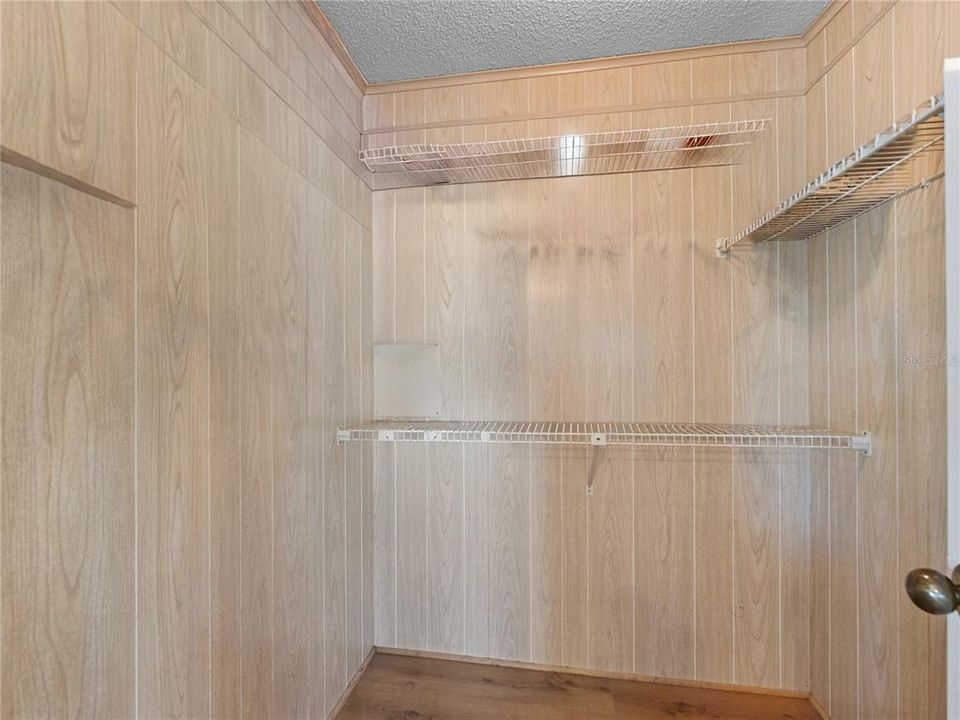 En Venta: $189,900 (2 camas, 2 baños, 1360 Pies cuadrados)