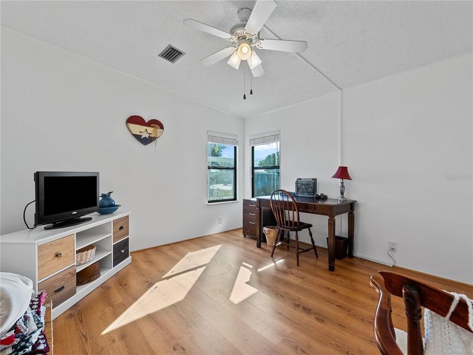 En Venta: $189,900 (2 camas, 2 baños, 1360 Pies cuadrados)