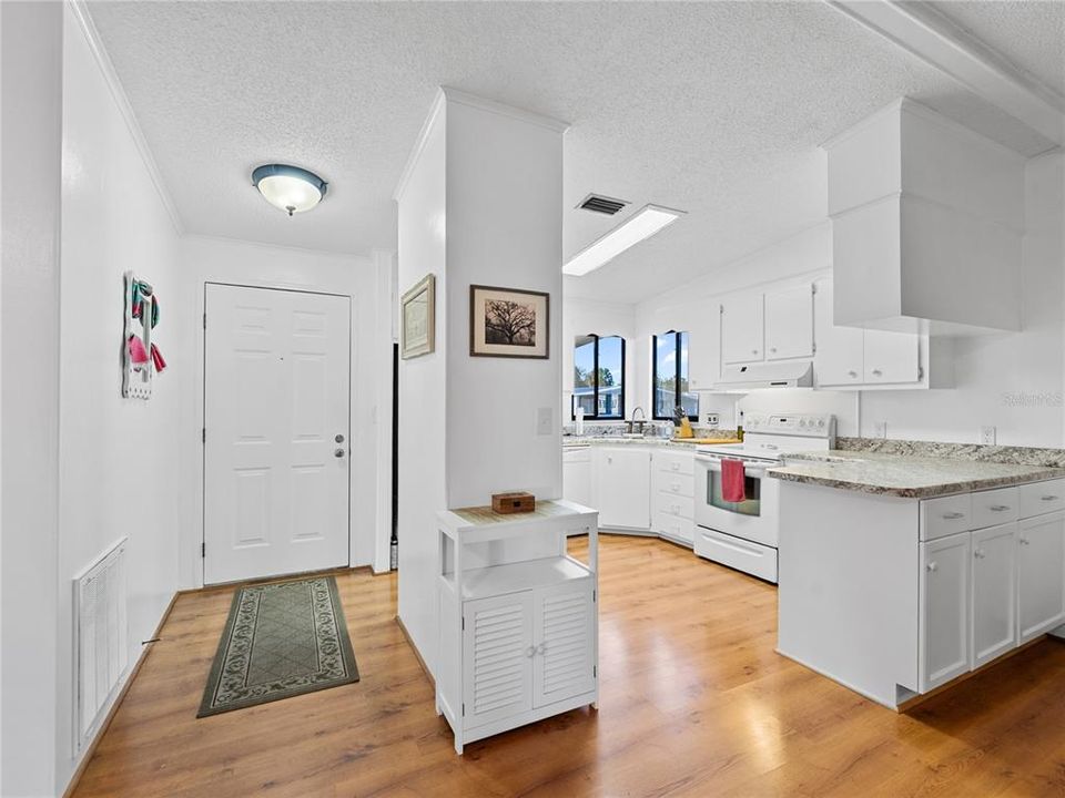 En Venta: $189,900 (2 camas, 2 baños, 1360 Pies cuadrados)