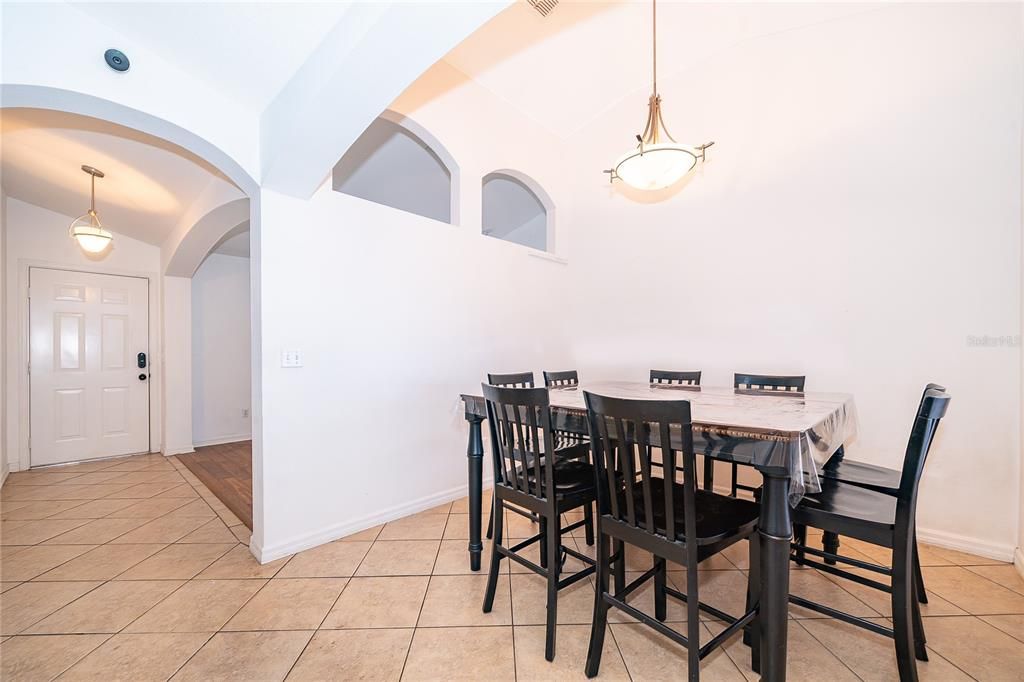 На продажу: $339,999 (3 спален, 2 ванн, 1428 Квадратных фут)
