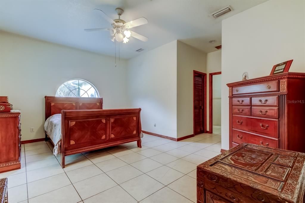 For Sale: $439,999 (3 beds, 2 baths, 2532 Square Feet)