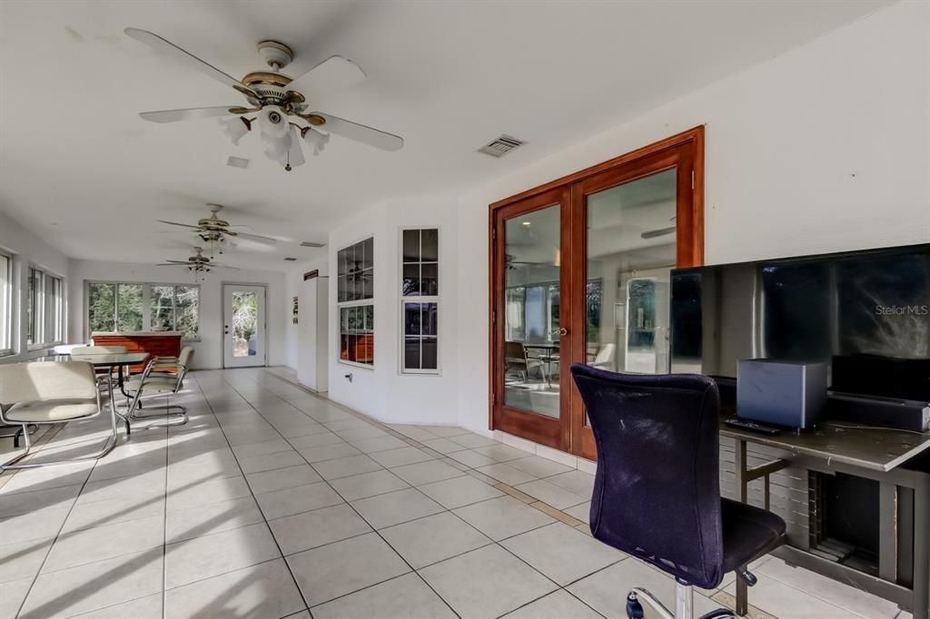 For Sale: $439,999 (3 beds, 2 baths, 2532 Square Feet)