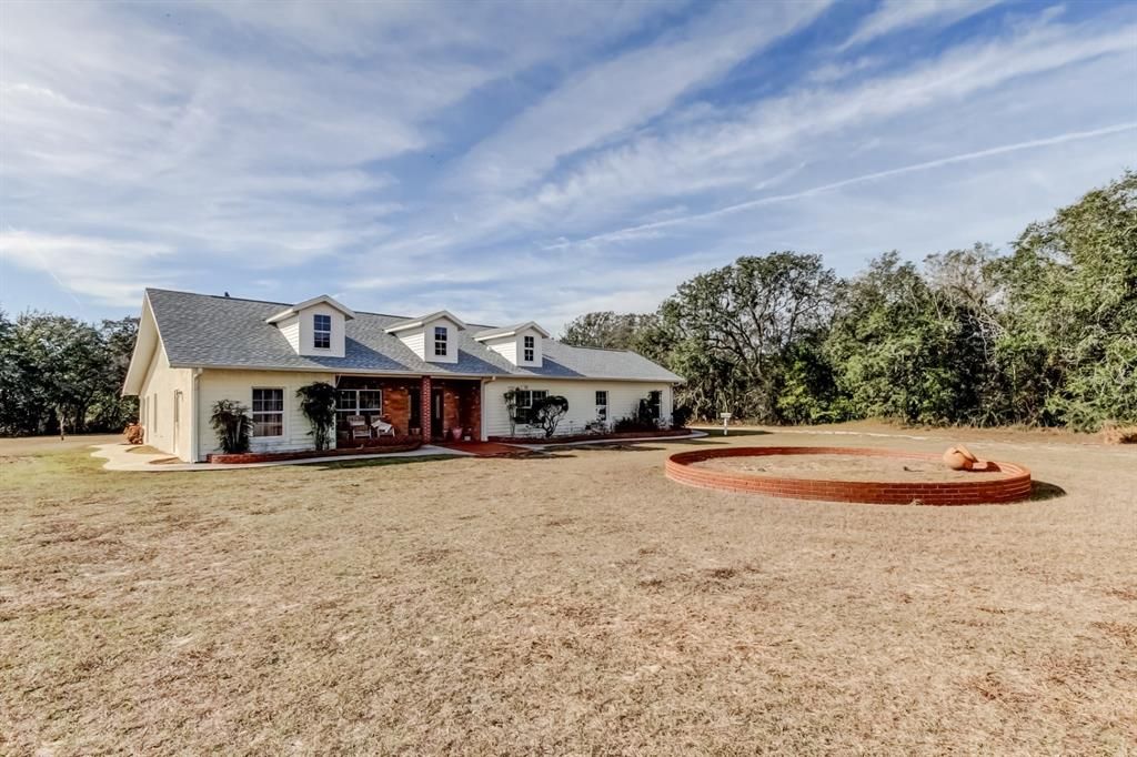 For Sale: $439,999 (3 beds, 2 baths, 2532 Square Feet)