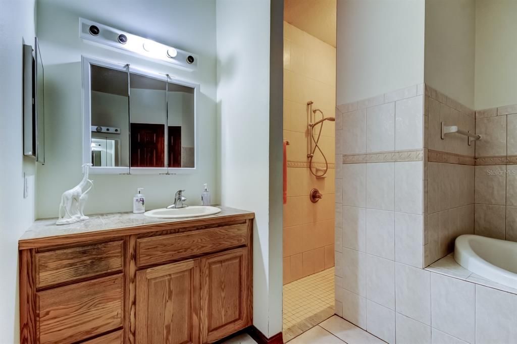 For Sale: $439,999 (3 beds, 2 baths, 2532 Square Feet)