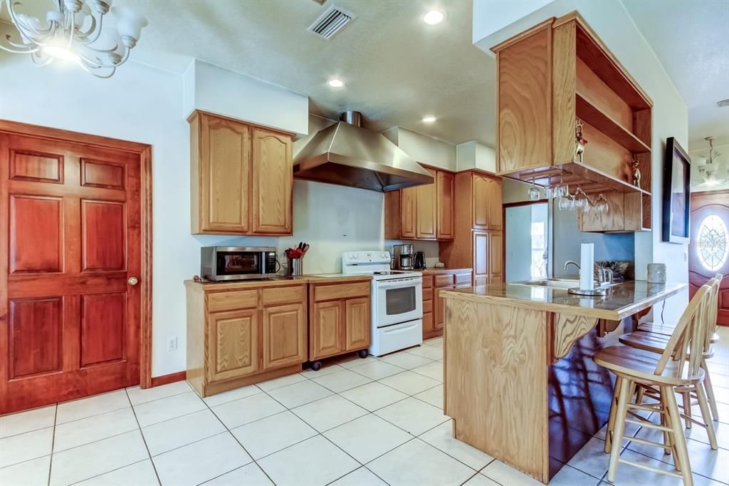 For Sale: $439,999 (3 beds, 2 baths, 2532 Square Feet)
