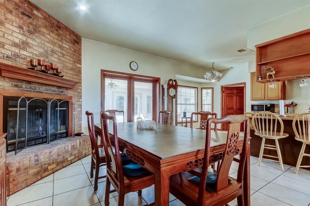 For Sale: $439,999 (3 beds, 2 baths, 2532 Square Feet)