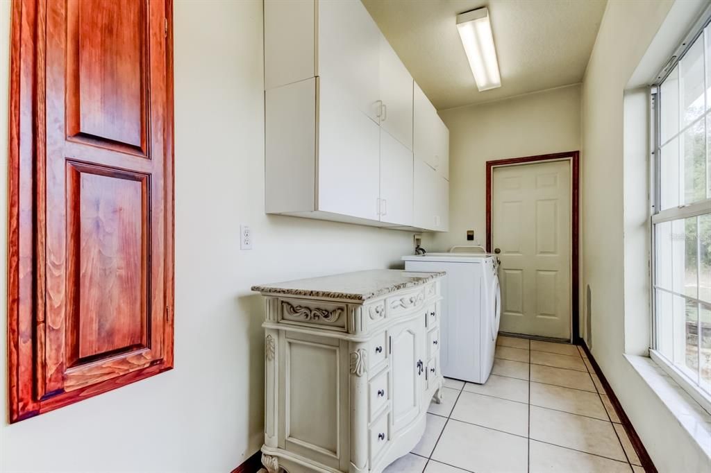 For Sale: $439,999 (3 beds, 2 baths, 2532 Square Feet)