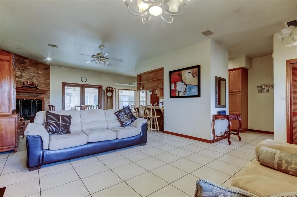 For Sale: $439,999 (3 beds, 2 baths, 2532 Square Feet)