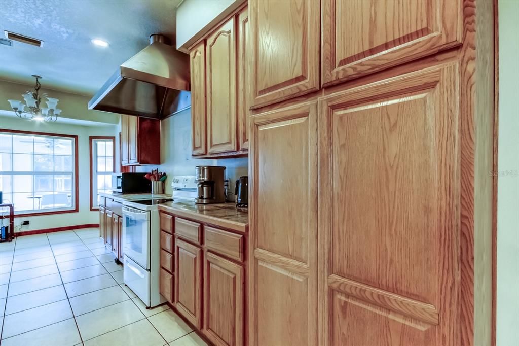 For Sale: $439,999 (3 beds, 2 baths, 2532 Square Feet)