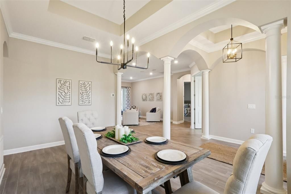 Под контрактом: $699,900 (4 спален, 3 ванн, 3145 Квадратных фут)