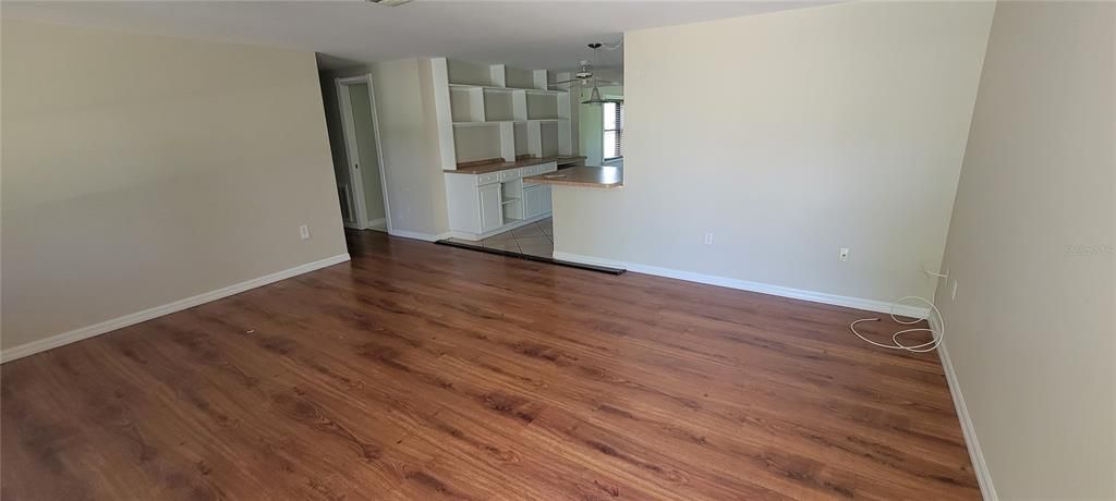 For Rent: $1,450 (2 beds, 2 baths, 1014 Square Feet)