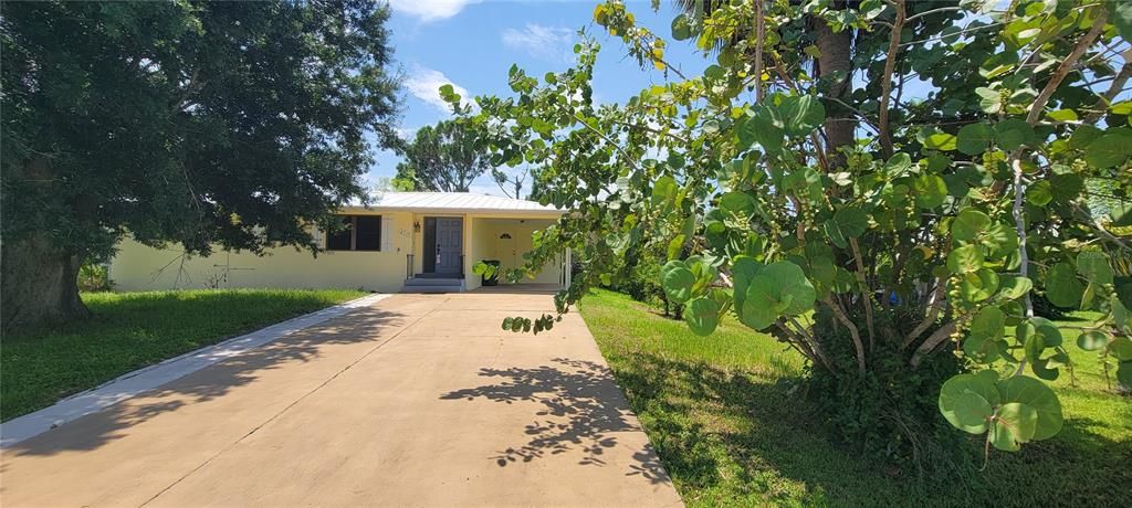 For Rent: $1,450 (2 beds, 2 baths, 1014 Square Feet)