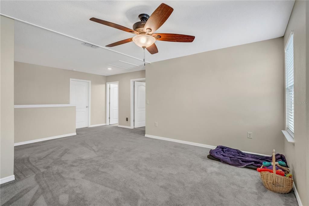 Activo con contrato: $479,000 (3 camas, 2 baños, 2727 Pies cuadrados)