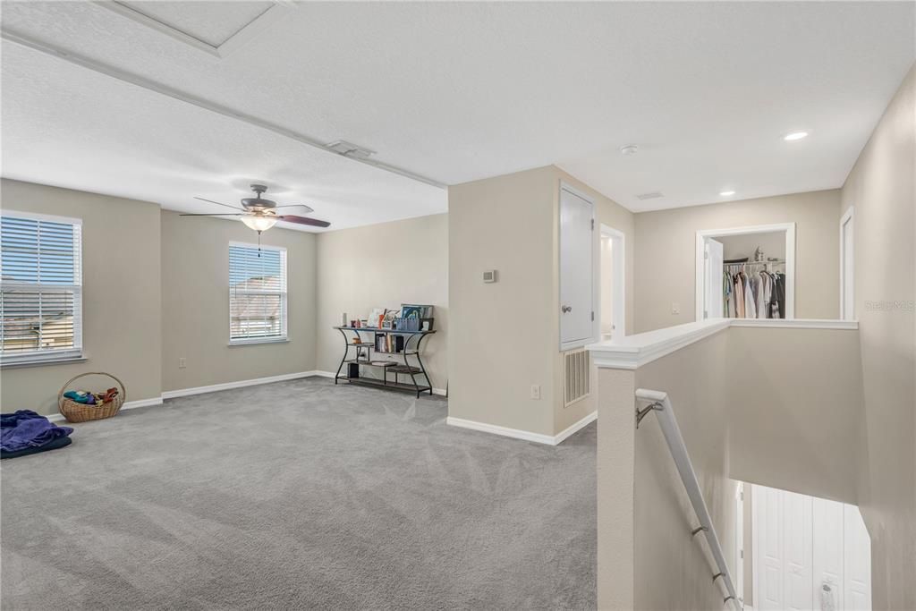 Activo con contrato: $479,000 (3 camas, 2 baños, 2727 Pies cuadrados)