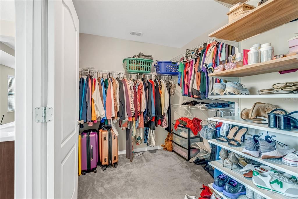 Activo con contrato: $479,000 (3 camas, 2 baños, 2727 Pies cuadrados)