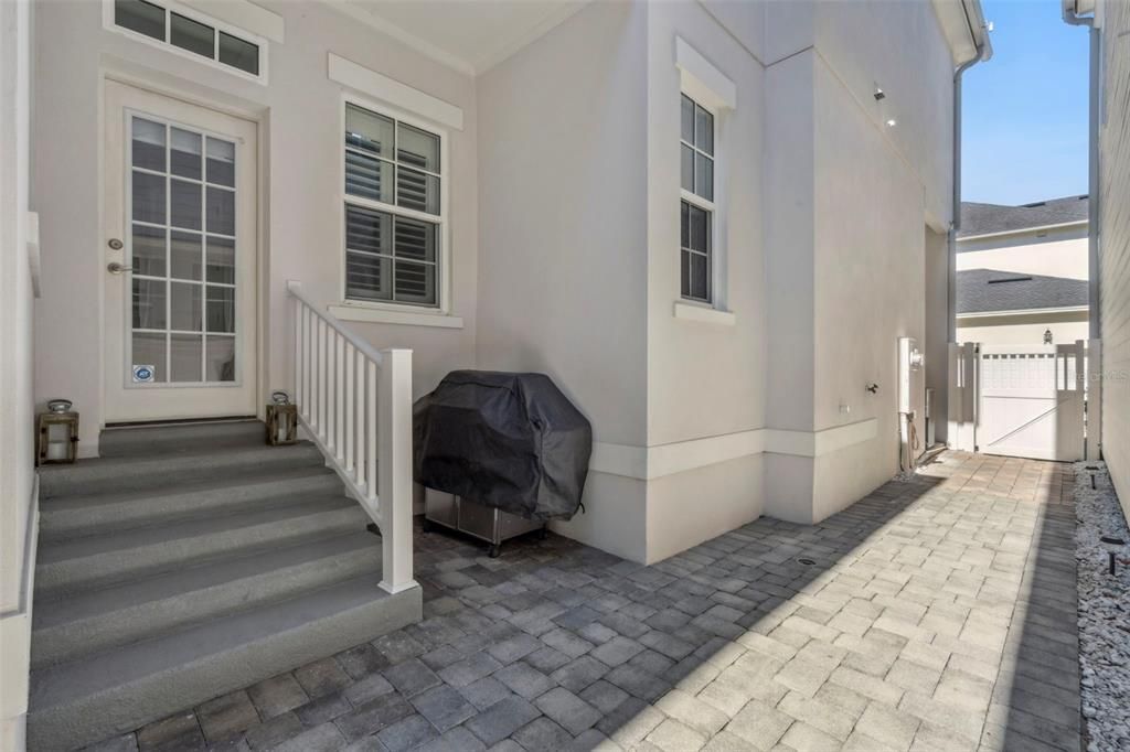 Activo con contrato: $749,990 (3 camas, 2 baños, 2159 Pies cuadrados)