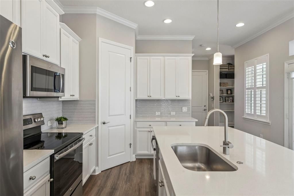 Activo con contrato: $749,990 (3 camas, 2 baños, 2159 Pies cuadrados)