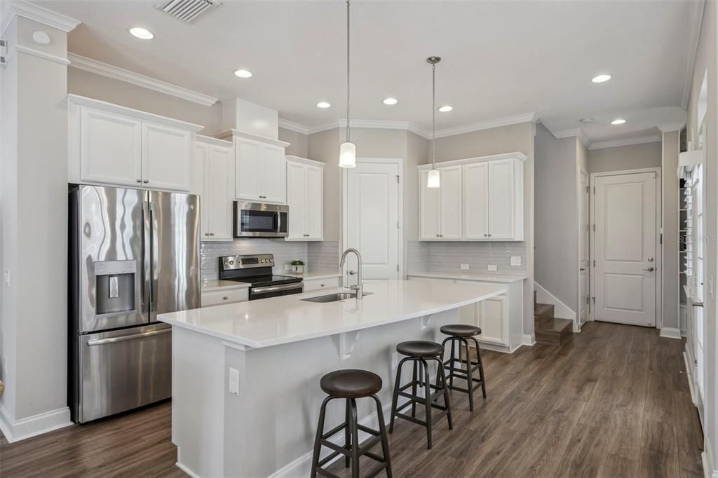 Activo con contrato: $749,990 (3 camas, 2 baños, 2159 Pies cuadrados)