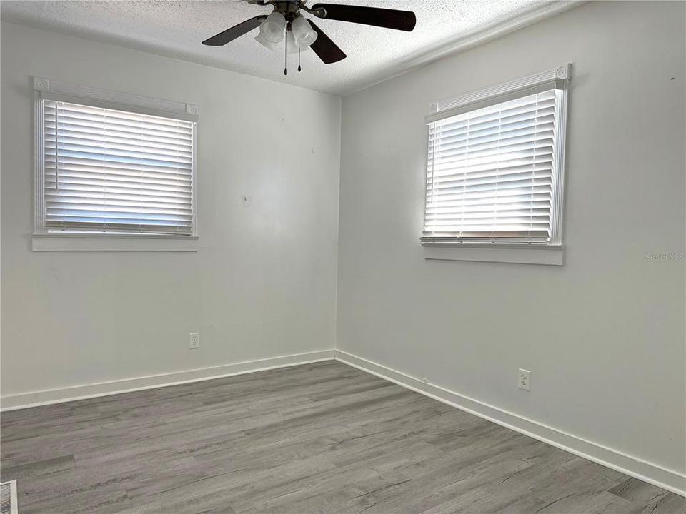 For Sale: $219,000 (3 beds, 1 baths, 855 Square Feet)