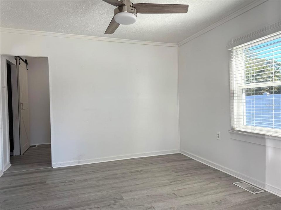 For Sale: $219,000 (3 beds, 1 baths, 855 Square Feet)