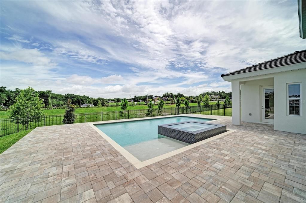 En Venta: $1,481,939 (6 camas, 6 baños, 4905 Pies cuadrados)