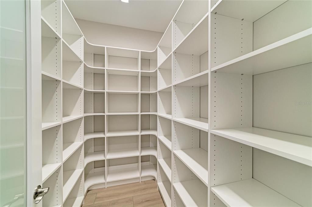 En Venta: $1,481,939 (6 camas, 6 baños, 4905 Pies cuadrados)