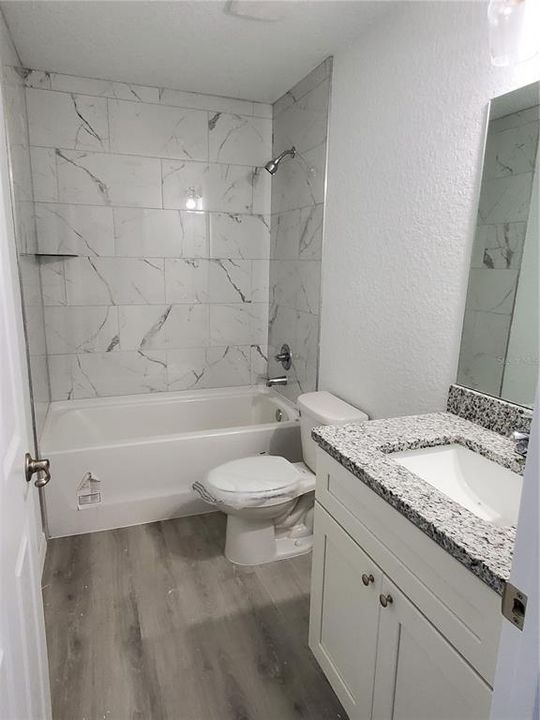 Под контрактом: $249,900 (3 спален, 2 ванн, 1313 Квадратных фут)