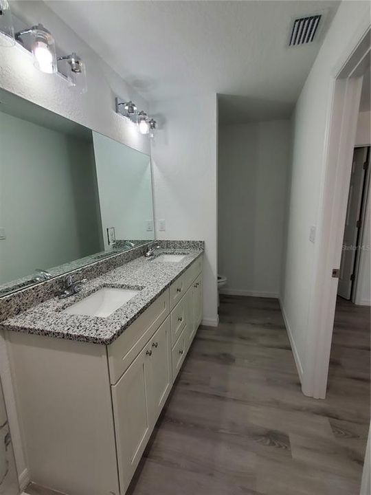 Под контрактом: $249,900 (3 спален, 2 ванн, 1313 Квадратных фут)