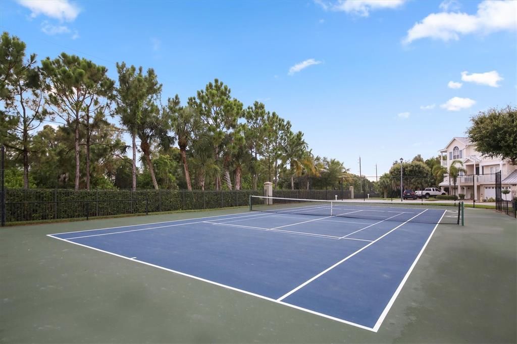 For Sale: $519,000 (3 beds, 3 baths, 2294 Square Feet)