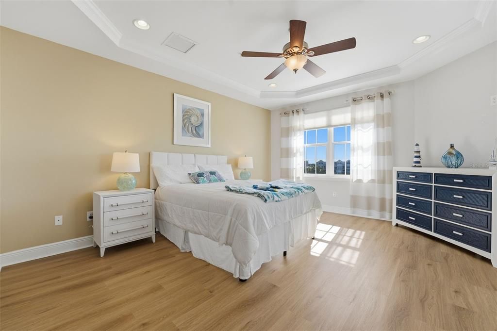 For Sale: $519,000 (3 beds, 3 baths, 2294 Square Feet)