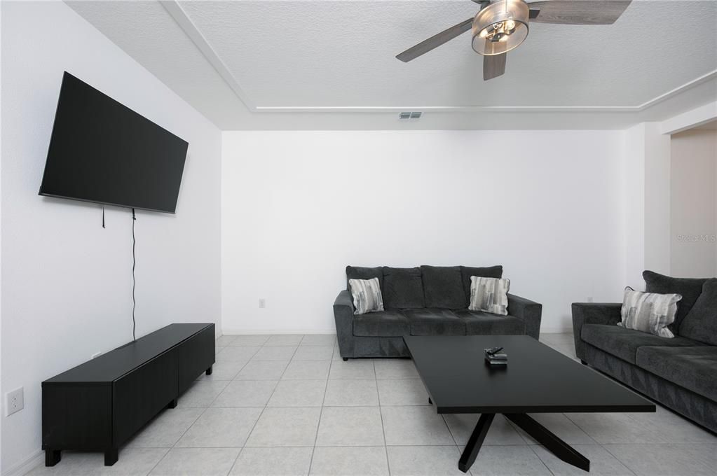 En Venta: $269,000 (3 camas, 2 baños, 1604 Pies cuadrados)