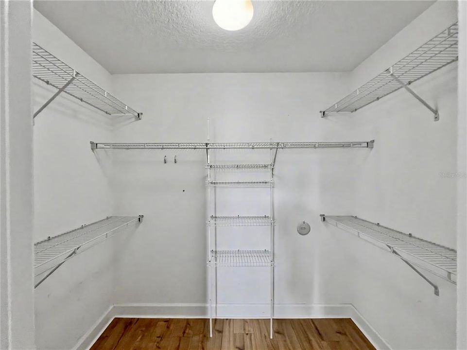 Activo con contrato: $419,000 (2 camas, 2 baños, 1345 Pies cuadrados)