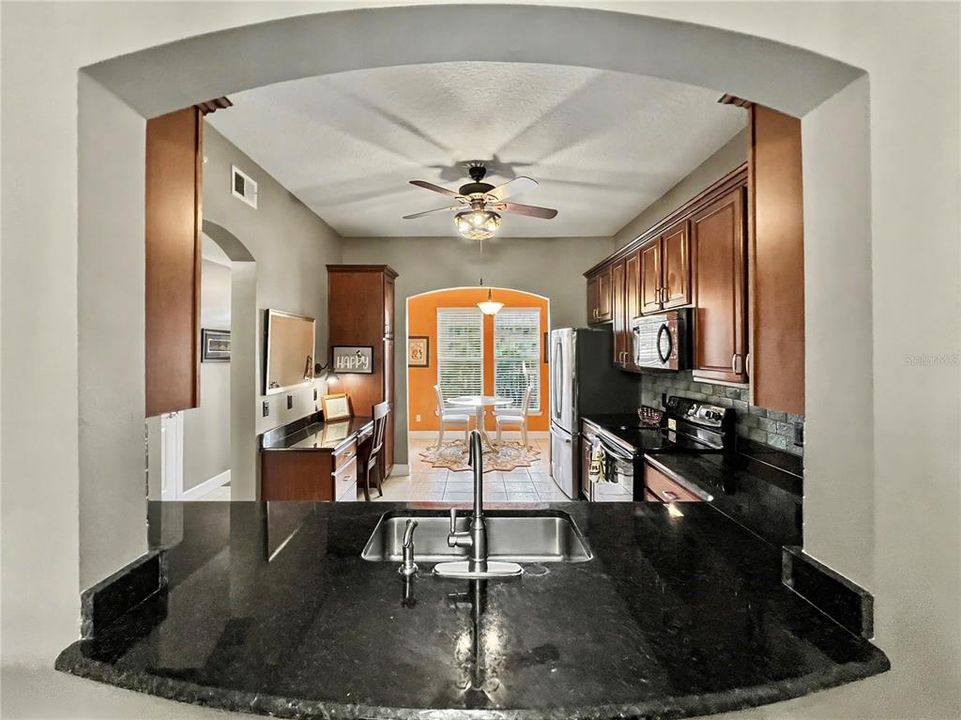 Activo con contrato: $419,000 (2 camas, 2 baños, 1345 Pies cuadrados)