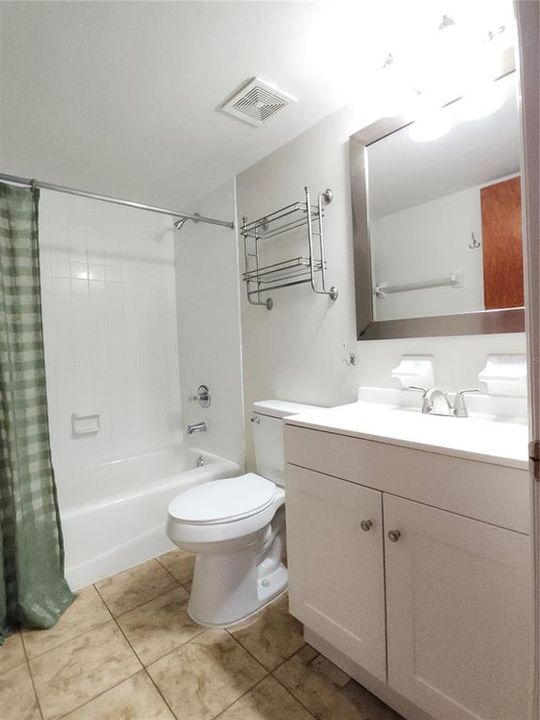 Active With Contract: $118,500 (1 beds, 1 baths, 635 Square Feet)